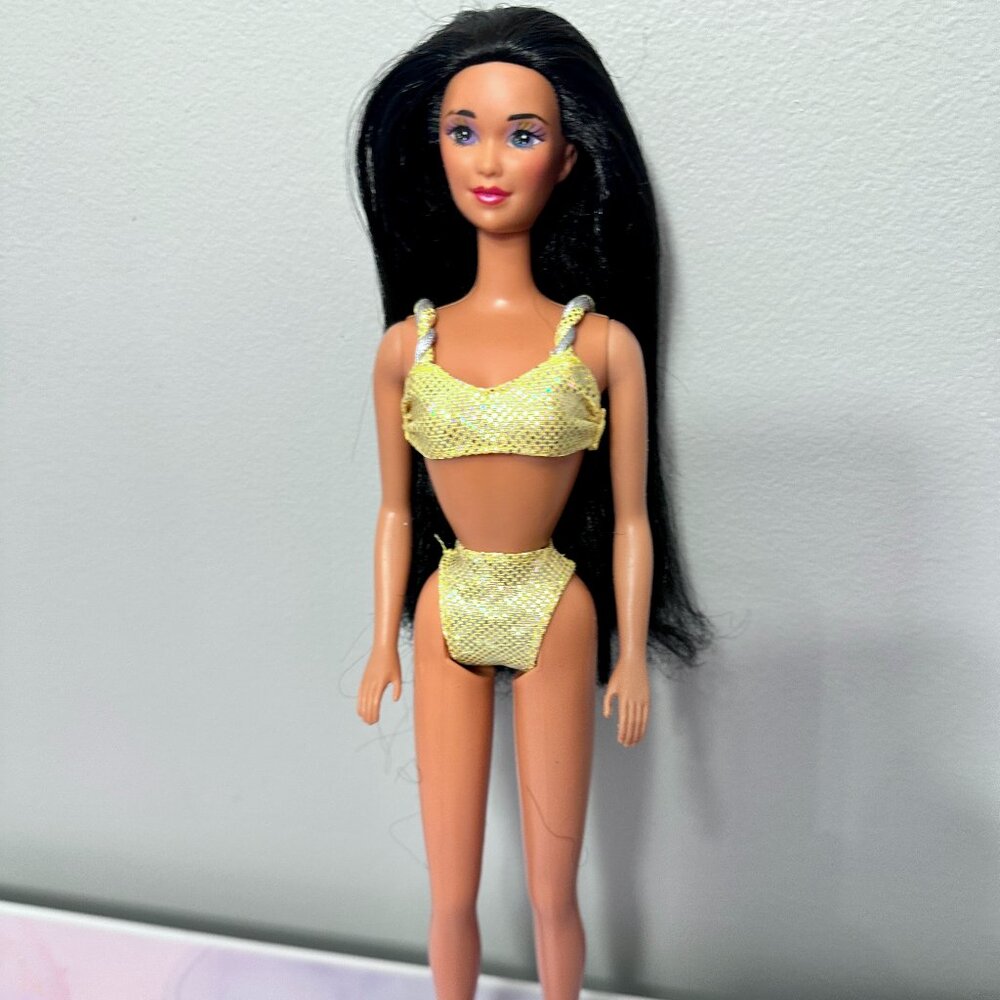 Sparkle Beach KIRA Barbie Doll 1995, with 3 skirts
